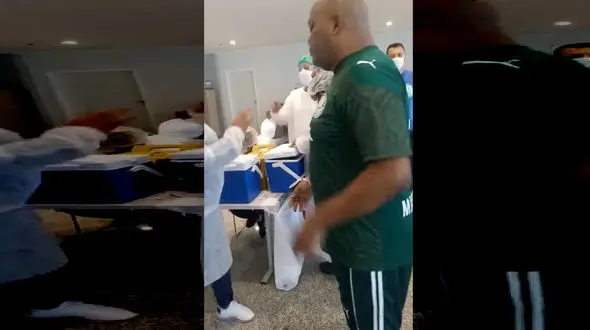 فیلم جهانی شدن وحشت یک مرد از تزریق واکسن