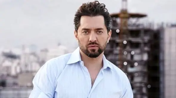 نگاهی به ماشین لوکس و هوش پران بهرام رادان ستاره سینما/ این ماشین نیست هواپیماست + فیلم