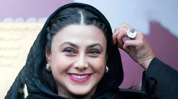 عکس‌های تازه منتشر شده از آزاده صمدی در 46 سالگی