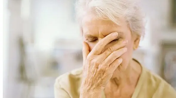 زنان در کدام دهه از زندگی بیشتر در معرض زوال عقل هستند؟