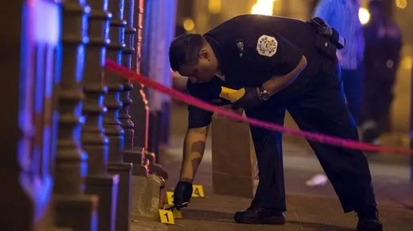 نوجوان ۱۷ ساله 2 پلیس را به قتل رساند / در اعتراضات امریکا رخ داد