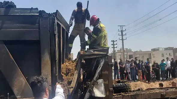 برخورد هولناک تریلر با پل هوایی در الیگودرز + جزئیات تعداد مصدومان