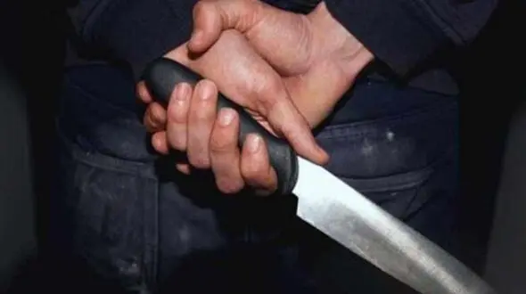 قمه کش ها مقابل پلیس زانو زدند