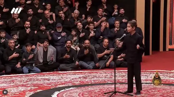 فیلم مداحی زیبای نوجوان نابینا در برنامه حسینیه معلی / خدا ما را حسینی آفریده ..!