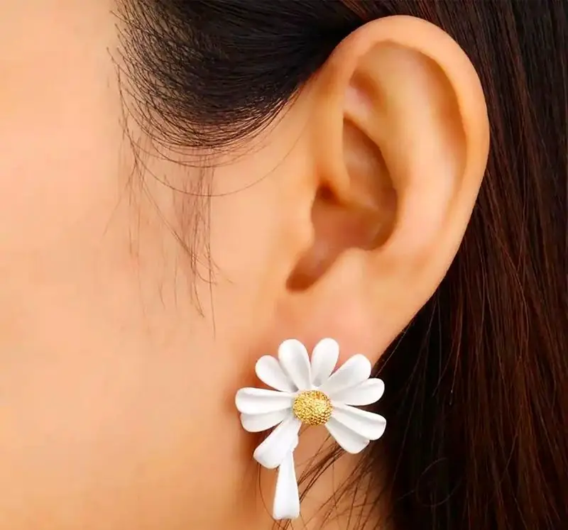 گوشواره طرح گل شیک