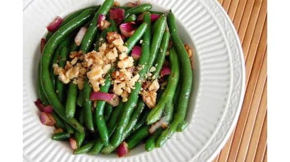 طرز تهیه یک سالاد سبز سرکه ای