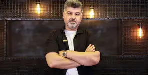 بازیگران نقش منفی سریال بی عاطفه برای من نویسنده جذاب هستند / فیلم