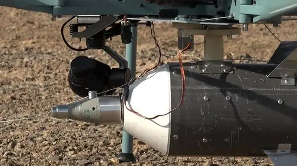 موفقیت مولتی روتور بمب‌افکن نیروی زمینی سپاه / پرنده سبک یک بمب 7 کیلویی را با خود حمل می کند