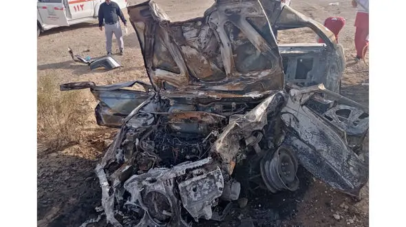 تصادف مرگبار پژو با گاردریل در جاده دامغان / 4 نفر زنده زنده سوختند