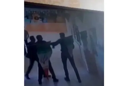 فیلم / سیلی به معلم در مدرسه‌ای در عنبرآباد آنهم در فضای مدرسه/ آموزش و پرورش ماجرا را «اختلاف شخصی» دانست