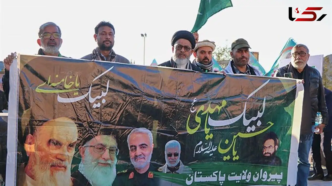 زائران پاکستانی به عشق حاج قاسم به گلزار شهدای کرمان آمدند + فیلم و عکس