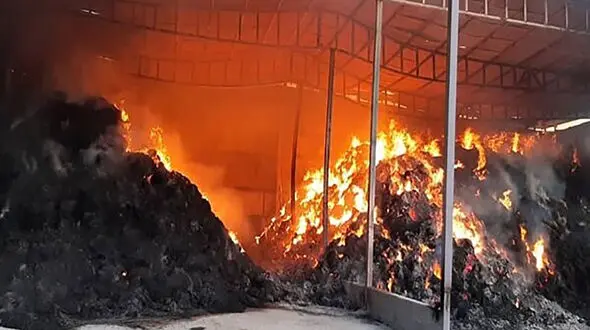 آتش در انبار مواد شیمیایی شرق تهران مهار شد 