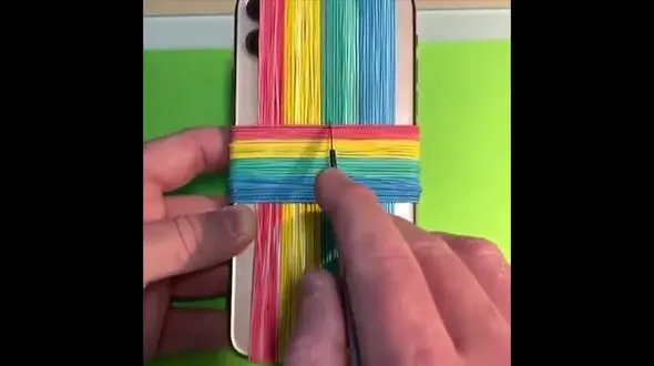 بریدن نخ از روی قاب موبایل + فیلم