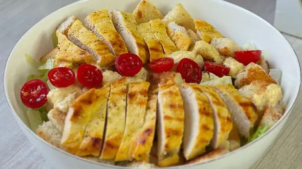 سالاد سزار خوشمزه ترین سالاد رستورانی + فیلم