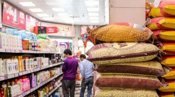 شگرد خاص زوج جوان برای دزدی از فروشگاه های مشهد / فرزند معلول شان هم بود!