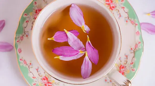 چای زعفرانی ناشتا بخورید + دلایل