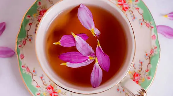 چای زعفرانی ناشتا بخورید + دلایل