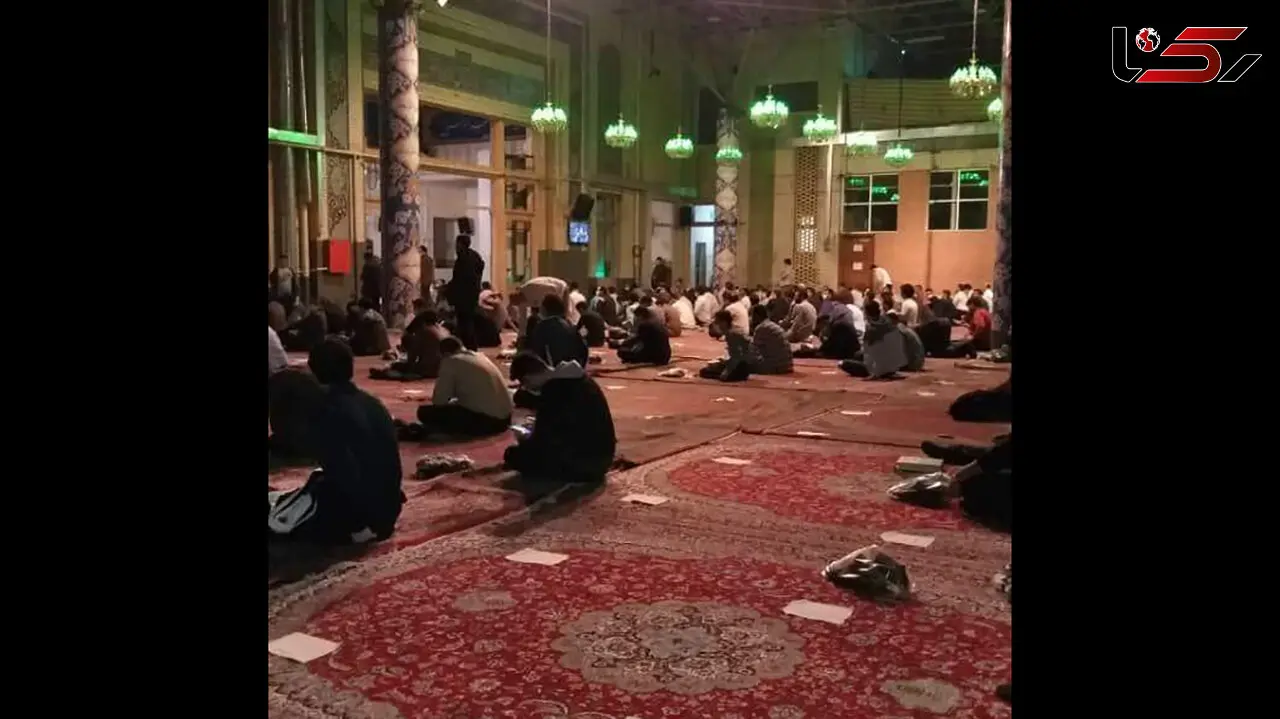 برگزاری مراسم مناجات خوانی در مسجد ارک/ لجبازی یا ندانم کاری؟