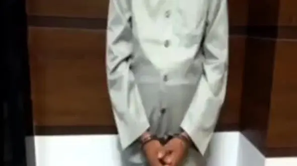 فیلم لحظه دستگیری جوانکی که نقش بانفوذها را بازی می کرد