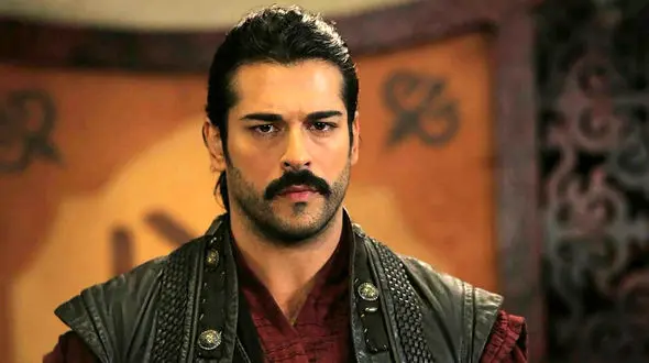 10بازیگر زن و مرد پرطرفدار سریال های ترکیه را بشناسید + فیلم