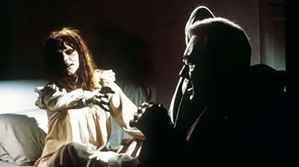 رابطه سیاه مرد جن گیر با 12 زن و دختر خرافاتی در تهران ! / طلسم سیاه برای عشق جن مونث !