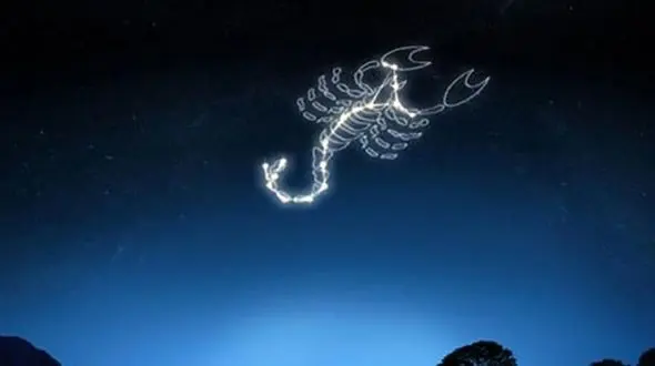 تقویم کامل قمر در عقرب اسفند 1404 + روش های رفع نحوست