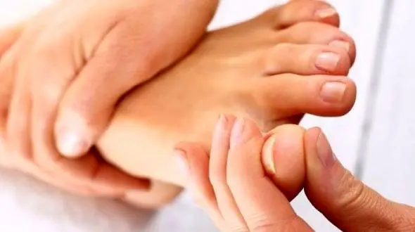 با این چند ماساژ ساده بی خوابی خود را درمان کنید