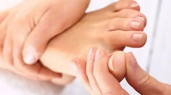 با این چند ماساژ ساده بی خوابی خود را درمان کنید