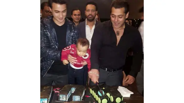 جشن تولد 51 سالگی سلمان خان+عکس