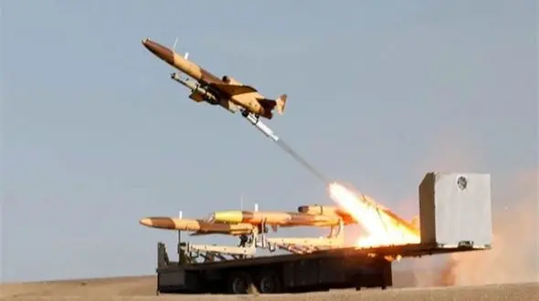 اجرای عملیات رهگیری توسط پهپاد کرار مسلح به موشک مجید