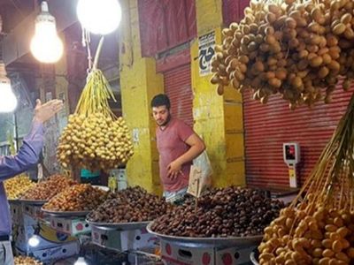 خلاقیت خنده دار بَقال اهوازی برای فرار از گرمای 50 درجه حماسه آفرید/ صدهزار آفرین به این مغز پر از ایده
