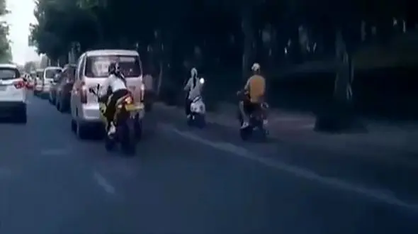 حادثه وحشتناک برای یک زن موتورسوار + فیلم