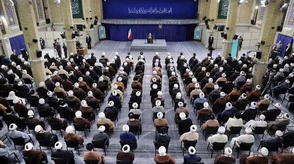 بیانات رهبر انقلاب درباره انتخاب جانشین رهبری / انتخاب سه گزینه به عنوان کاندیداهای رهبر توسط خبرگان