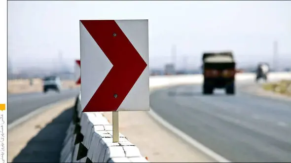 سرقت میلیاردی علائم جاده ای نیشابور به روش یاغی! / 800 تابلو را دزدیدند