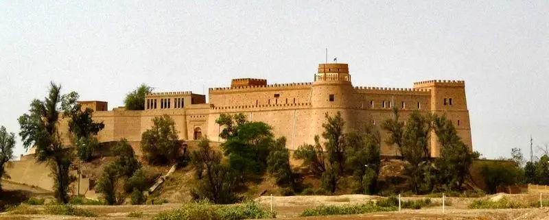 کاخ آپادانا