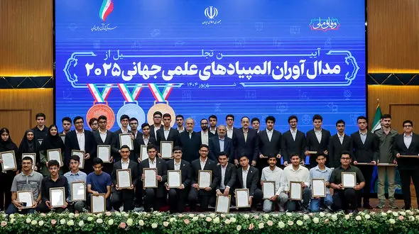 پزشکیان : هرگز در برابر زیاده‌خواهی‌ها تسلیم نشده و سرخم نخواهیم کرد/ عده‌ای سعی کرده‌اند راه حرکت و رشد ما را ببندند 