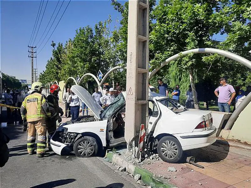 تصادف مرگبار در مقابل بوستان ولایت