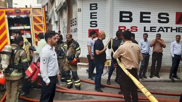 8 بار اخطار برای اصناف طعمه حریق در بازار + جزییات آتش سوزی انبار چسب بازار سیدولی