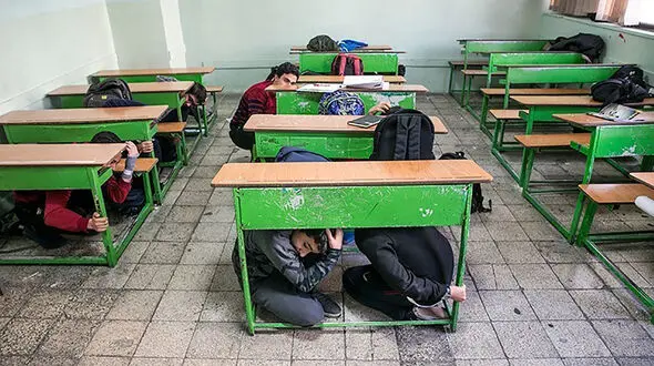گسل های مهم تهران حرکت کنند صدها هزار نفر می میرند/ مانورهای زلزله باید به صورتی باشد که ملکه ذهن شود