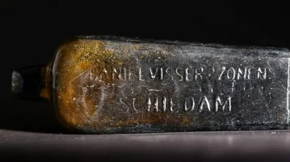 راز بطری که پس از 132 سال به ساحل بازگشت + عکس جالب