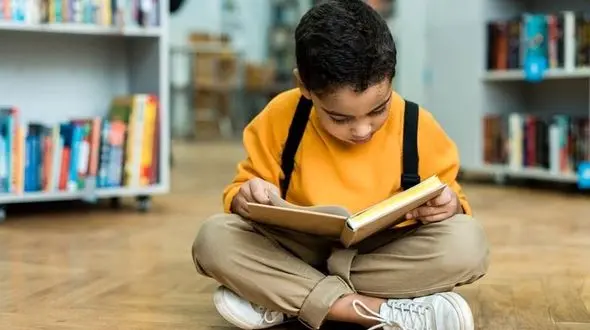 فاجعه آمار مطالعه در ایران /کشوری که مردمش روزانه ۲ ساعت هم مطالعه نمی‌کنند، نمی‌تواند نوآور و مشارکت‌جو باشد