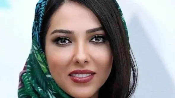 فیلم /  لیلا اوتادی : 16 سال است آواز می خوانم بطور حرفه ای با سبک های مختلف / امیدوارم روزی زنان ایران آواز بخوانند با هر  ... / معین هایده عالی اند و ...