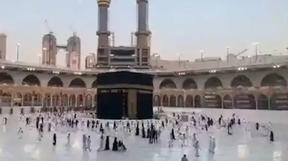 نخستین طواف خانه خدا پس از 7 ماه + فیلم