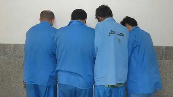 بازداشت 4 مرد شیاد که مجانی خرید می کردند / میلیونی به جیب زدند
