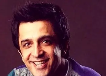 عکس / مجید یاسر «بهنام» سریال نون خ در کنار دخترش در آمریکا