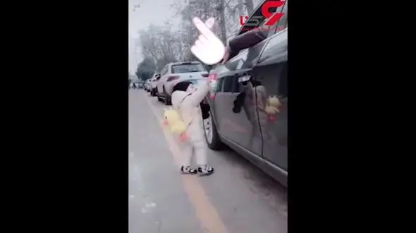 کودک یکساله  راننده متخلف را شرمسار کرد! + فیلم