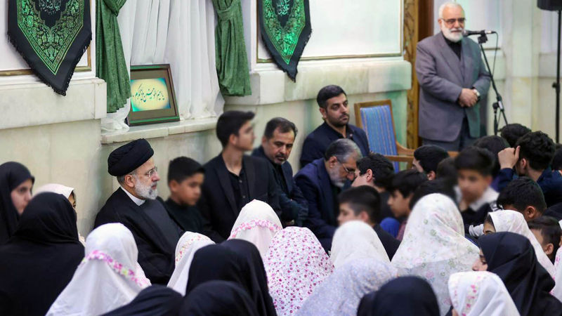 آیت الله سید ابراهیم رئیسی شامگاه بیست و یکمین روز ماه مبارک رمضان ، میزبان جمعی از ایتام تحت پوشش سازمان‌های حمایتی و مدیران این سازمان‌ها بود