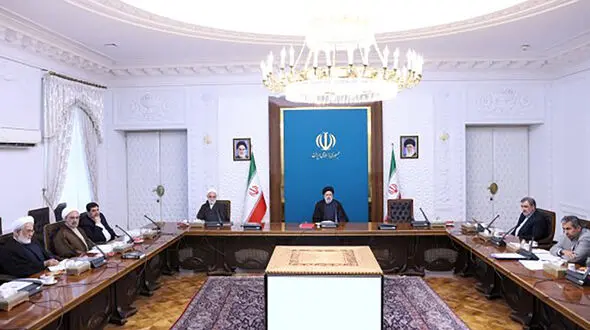 کاهش حقوق گمرکی تجهیزات و ملزومات پزشکی به یک درصد از ابتدای سال 1402/ تمدید مهلت تسلیم اظهارنامه‌های مالیاتی صاحبان مشاغل تا 10 تیر