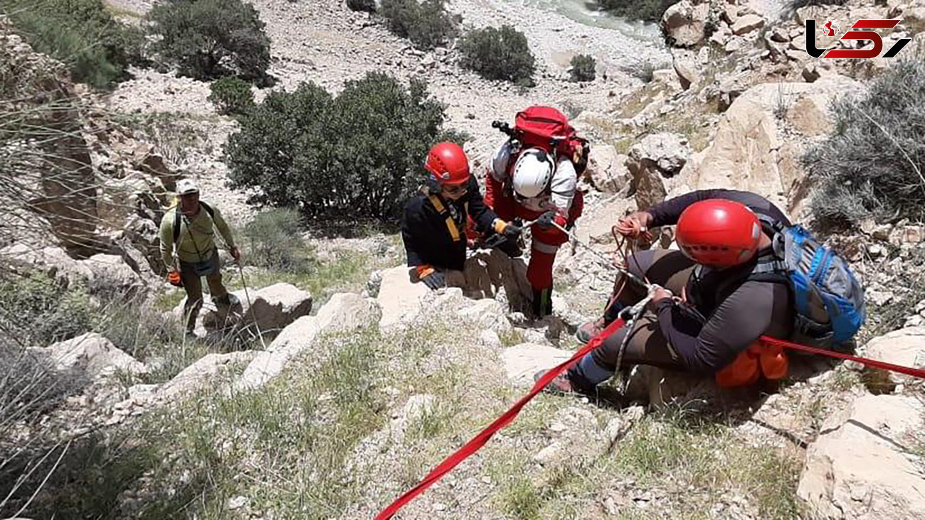 سرنوشت ۴ کوهنورد در ارتفاعات شیراز / نجاتگران تمام تلاش خود را کردند