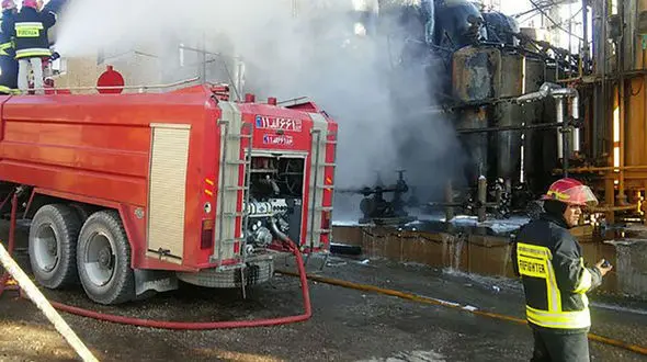 آتش سوزی هولناک در پالایشگاه اصفهان + جزییات و فیلم